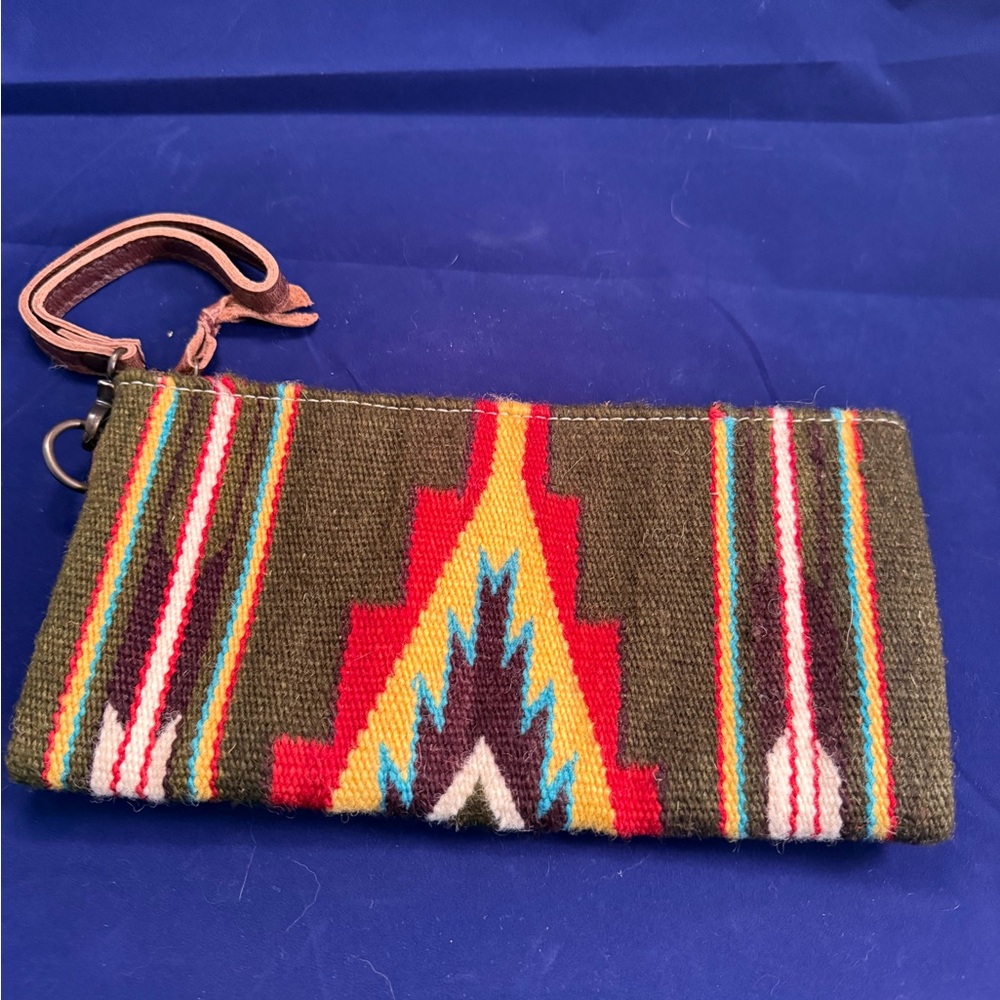 American Darling Colorful Patterned Clutch - Picture 2 of 4